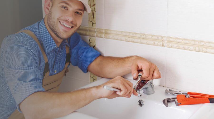 Handle or spout repair in Des Arc, MO